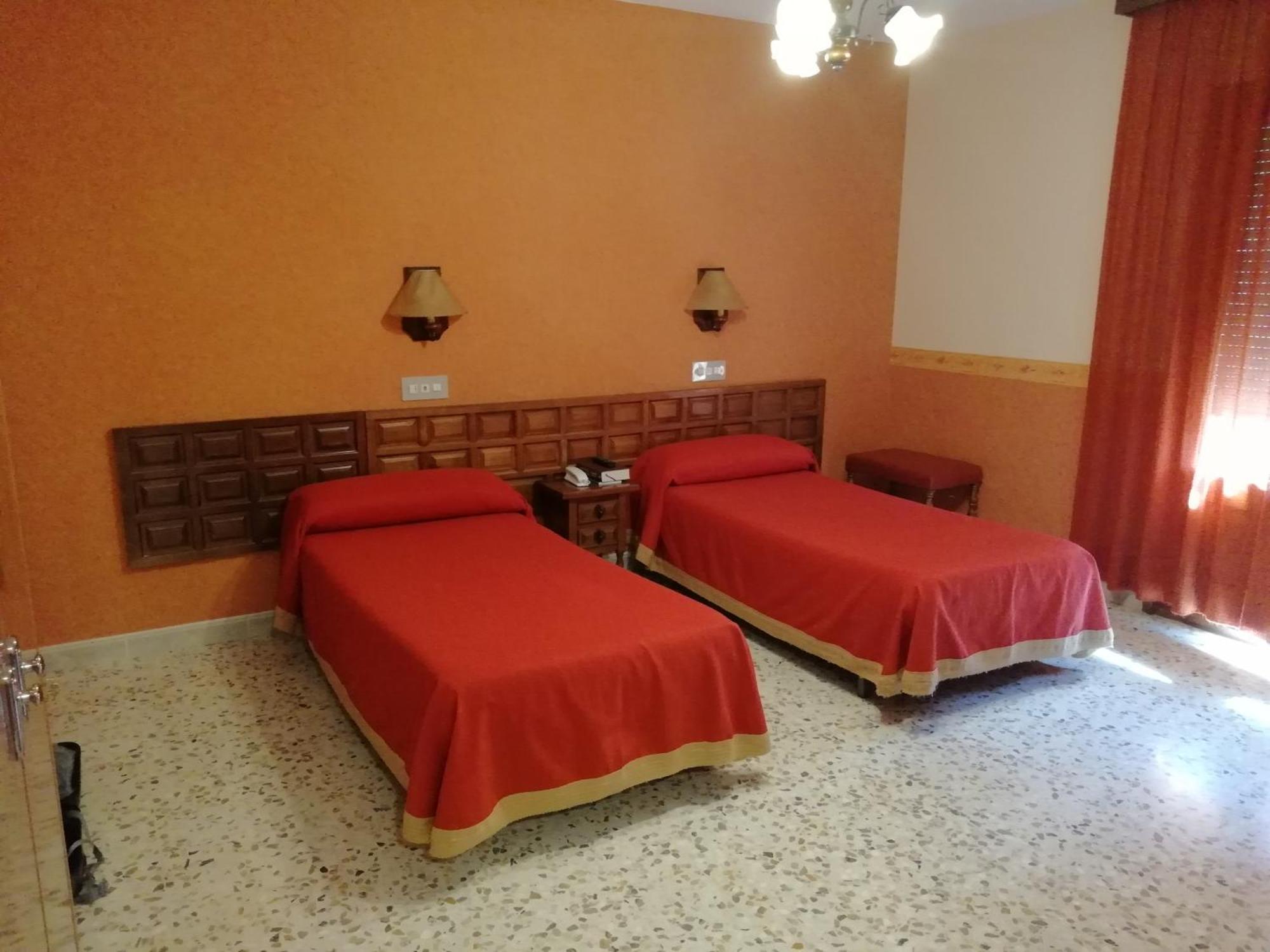Hotel Latre Broto Buitenkant foto