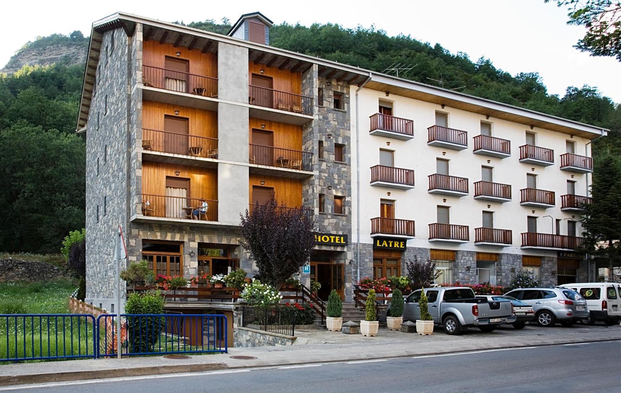Hotel Latre Broto Buitenkant foto